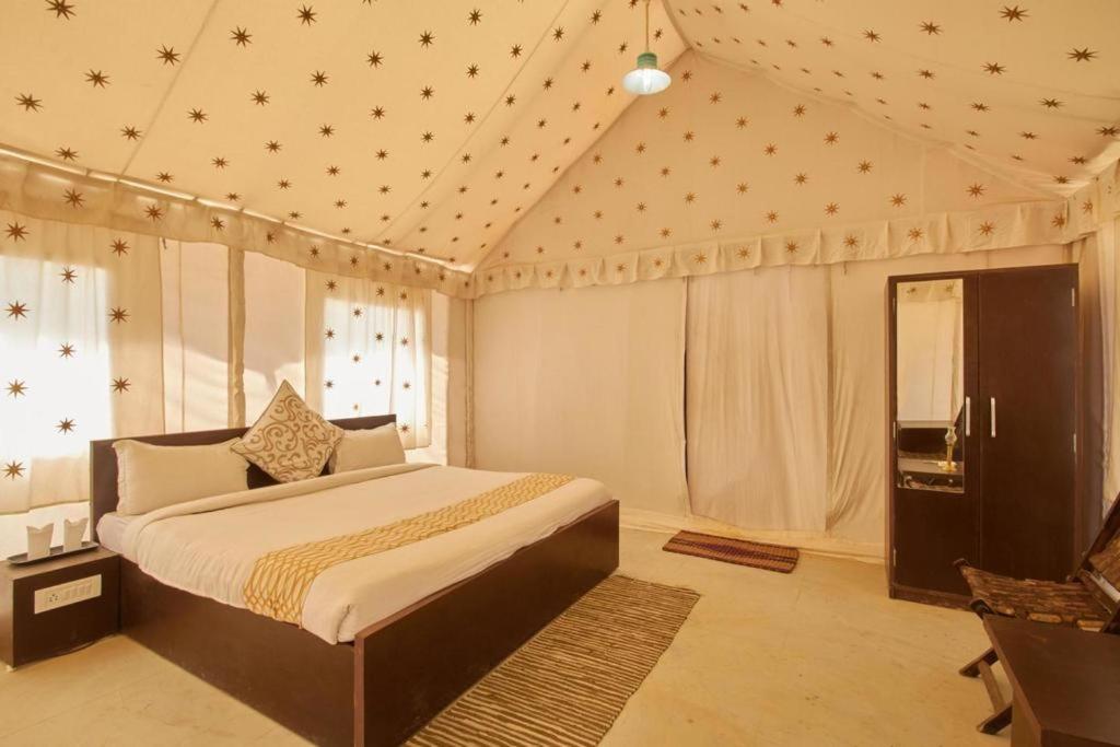 Golden Sandstone Hotel Desert Safari Camp Jaisalmer Zewnętrze zdjęcie